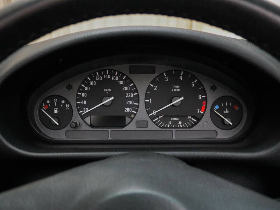 Imagen 23/28 de BMW 325i (1994)