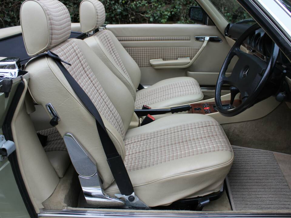 Image 9/18 of Mercedes-Benz 300 SL (1986)