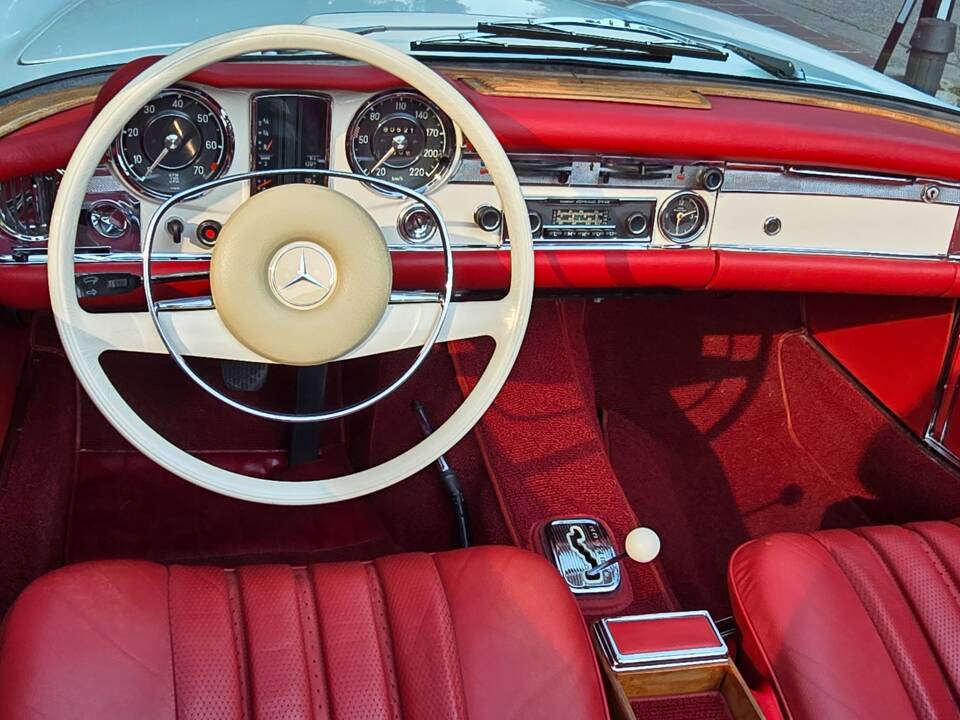 Afbeelding 10/34 van Mercedes-Benz 280 SL (1968)