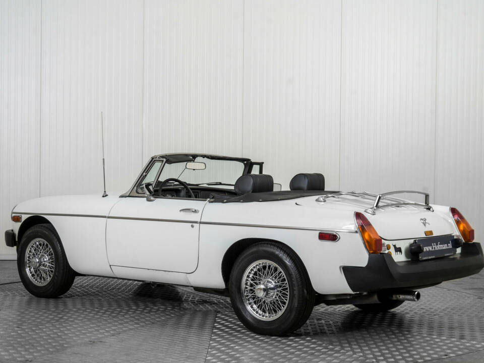 Image 6/50 de MG MGB (1977)