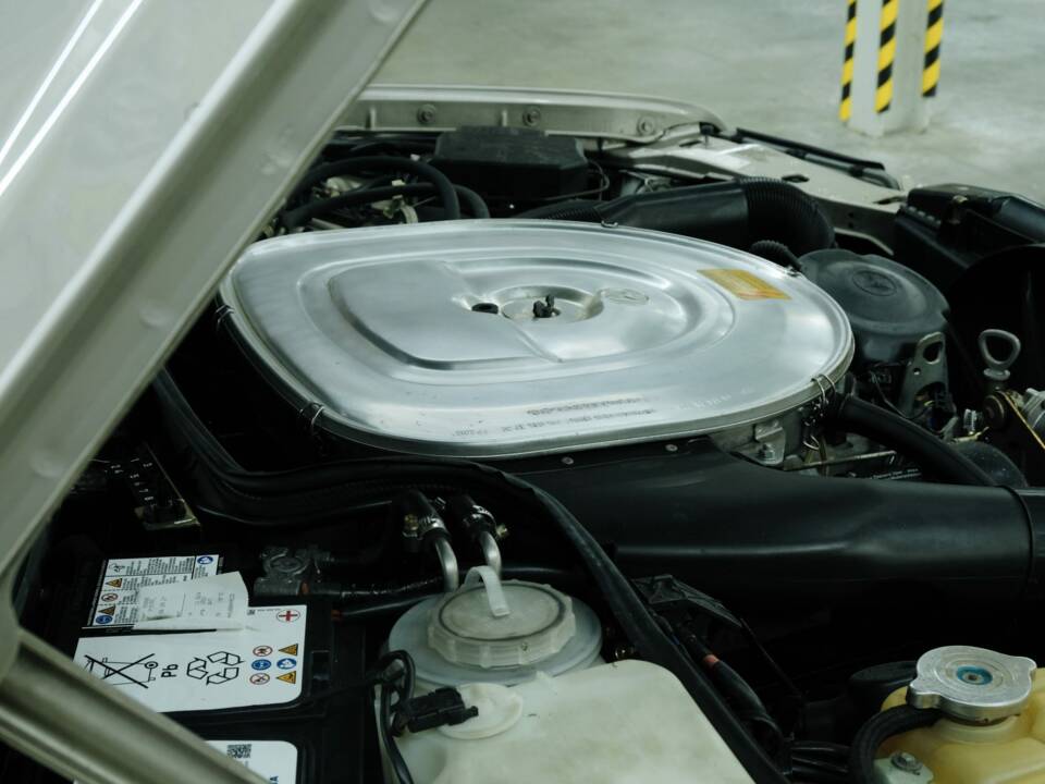 Image 20/50 of Mercedes-Benz 420 SEC (1989)