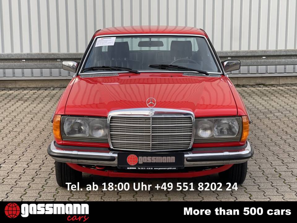 Image 2/15 de Mercedes-Benz 280 CE (1980)