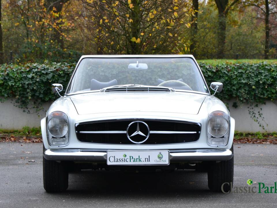 Image 20/50 of Mercedes-Benz 250 SL (1966)
