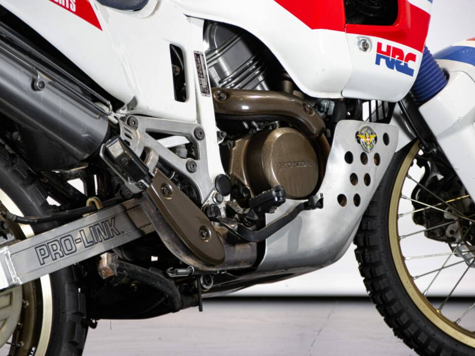 Image 21/50 de Honda XRV 650 Africa Twin (1989)