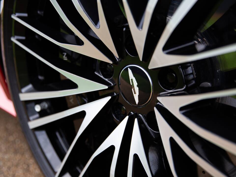 Immagine 21/84 di Aston Martin DBS 770 Ultimate Volante (2023)