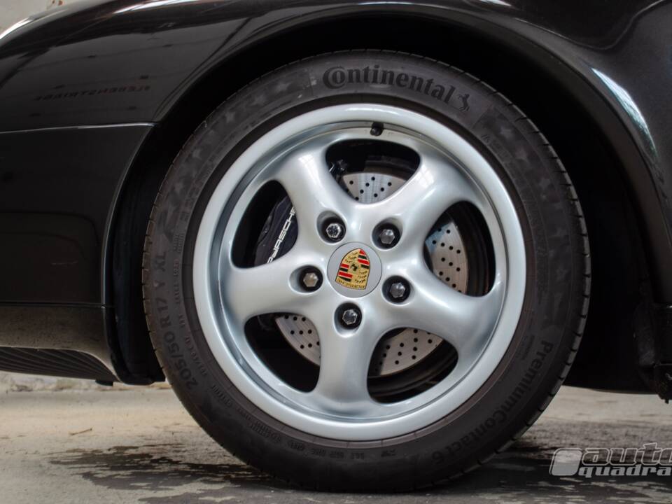Image 20/23 of Porsche 911 Carrera (1995)