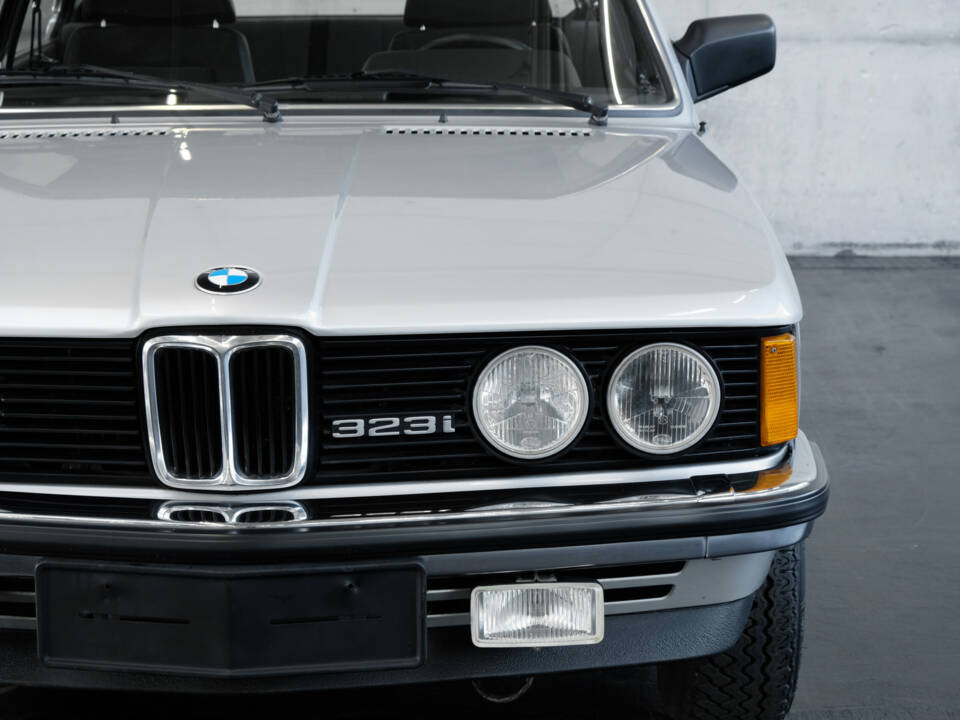 Image 8/24 of BMW 323i (1980)