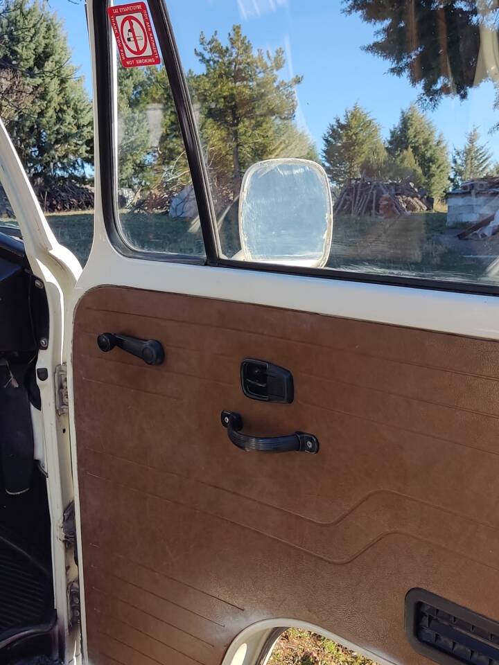 Imagen 25/50 de Volkswagen T2b panel van (1979)