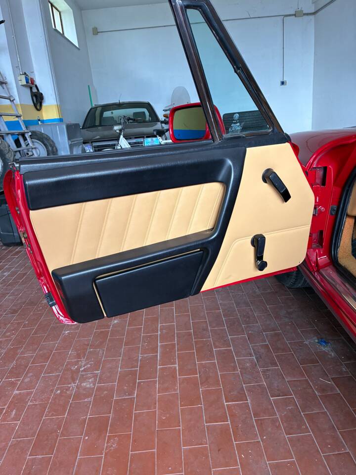 Image 8/23 of Alfa Romeo 1.6 Spider (1991)