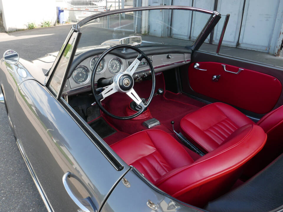 Imagen 12/68 de Alfa Romeo Giulia 1600 Spider (1964)