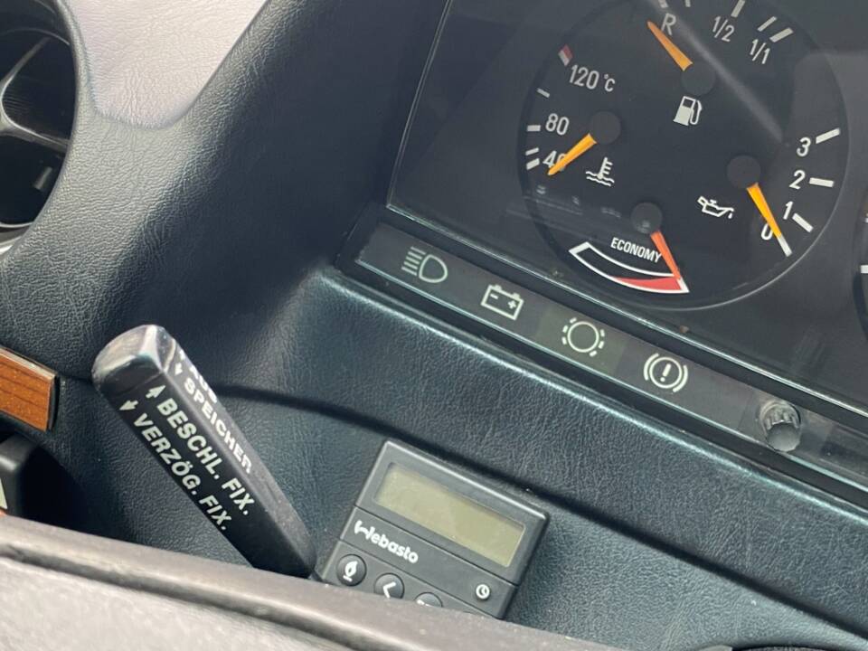 Bild 20/24 von Mercedes-Benz 280 TE (1984)