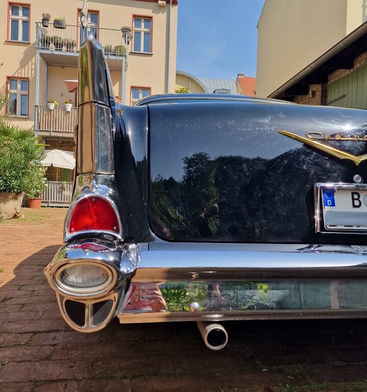 Image 16/144 of Chevrolet Bel Air Hardtop Coupe (1957)