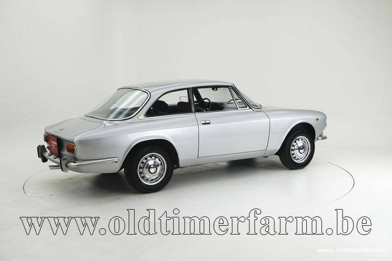 Imagen 2/15 de Alfa Romeo 1750 GT Veloce (1971)