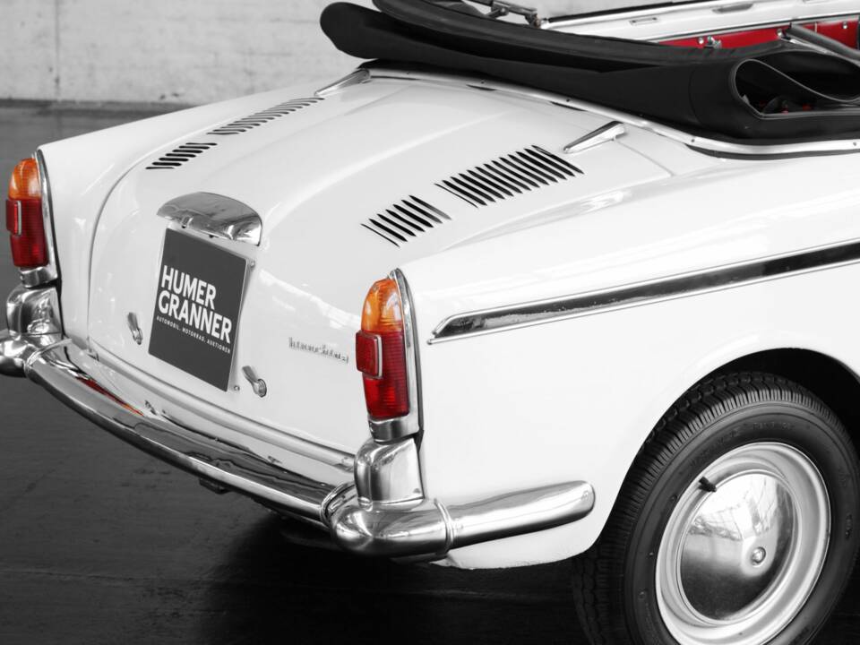 Image 10/37 of Autobianchi Bianchina Convertible (1960)