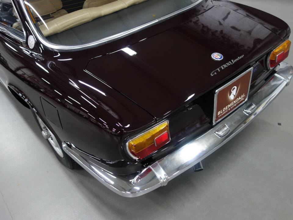 Bild 35/60 von Alfa Romeo Giulia GT 1300 Junior (1975)