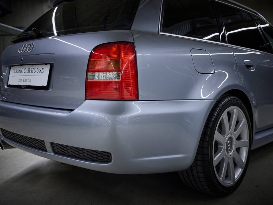 Imagen 27/100 de Audi RS4 Avant (2001)