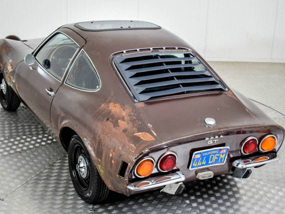 Image 28/50 of Opel GT&#x2F;J 1900 (1971)