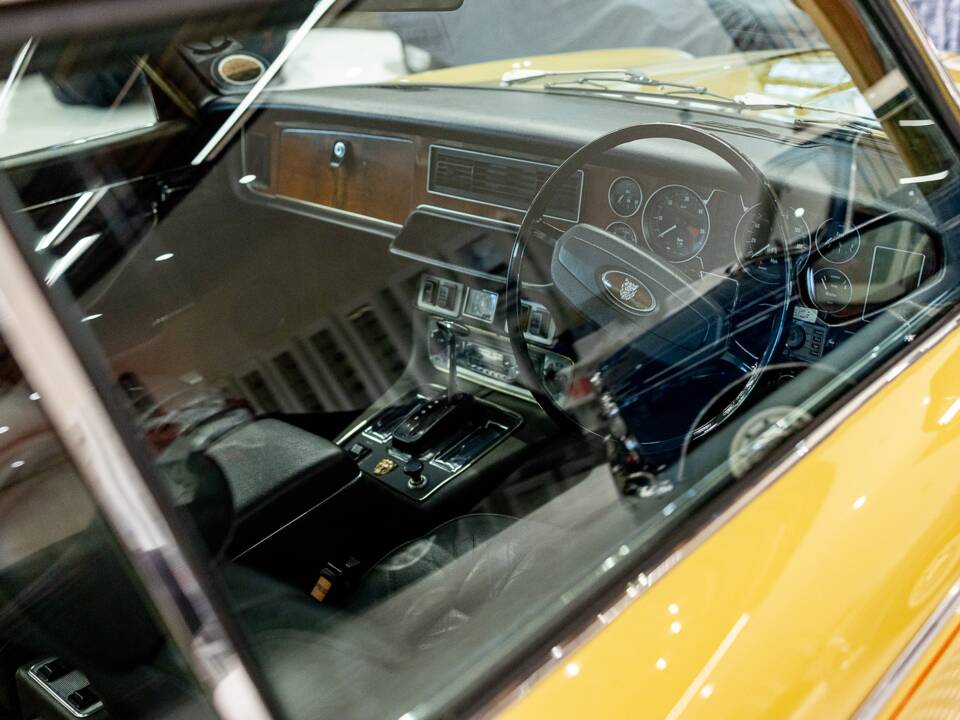 Image 28/50 de Jaguar XJ 6 C 4.2 (1975)