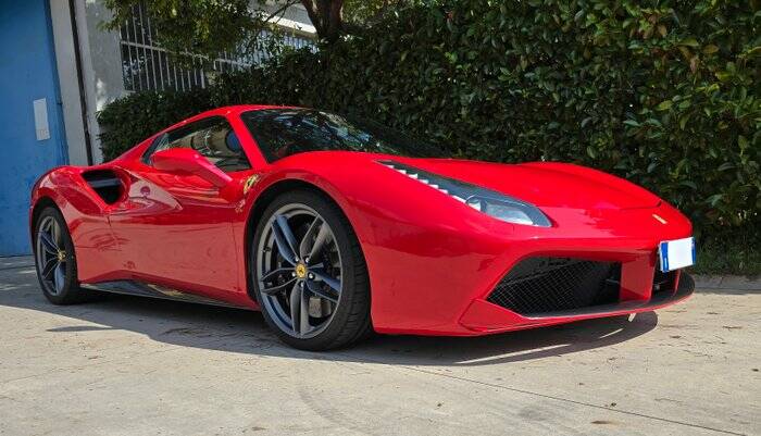 Image 5/5 of Ferrari 488 Spider (2017)