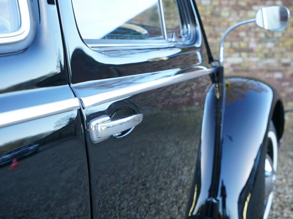 Image 33/50 of Volkswagen Beetle 1200 Standard "Oval" (1955)