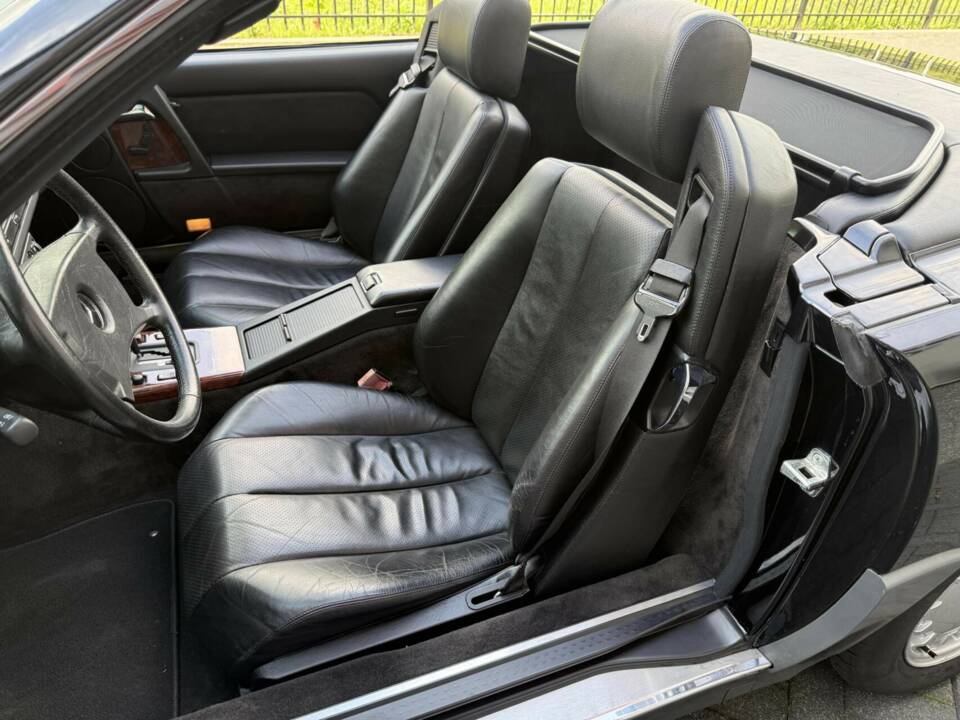 Image 26/50 de Mercedes-Benz 300 SL (1990)