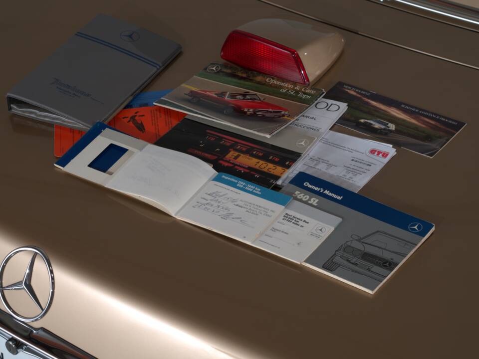 Image 30/47 de Mercedes-Benz 560 SL (1987)