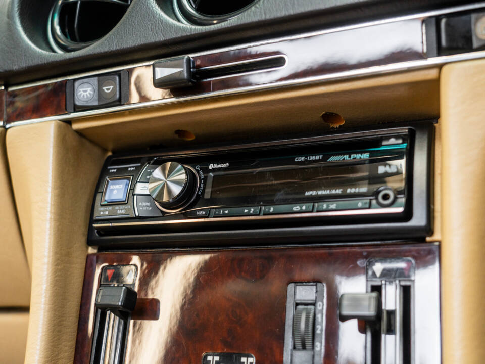 Image 31/59 of Mercedes-Benz 300 SL (1989)