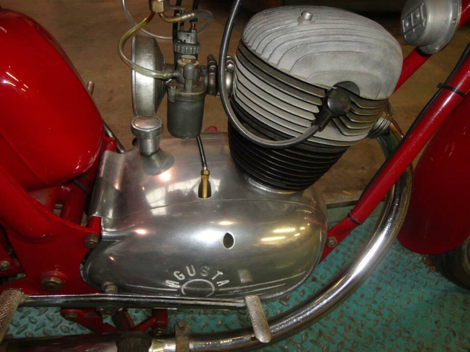 Image 6/13 of MV Agusta DUMMY (1957)