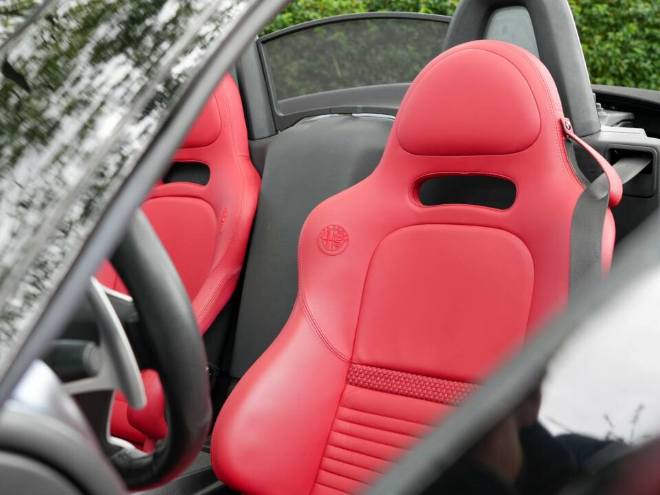 Image 19/50 of Alfa Romeo 8C Spider (2010)