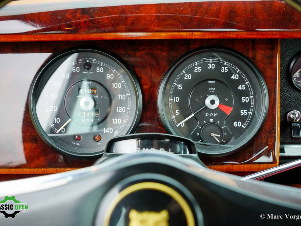 Image 7/42 of Jaguar Mk II 3.8 (1963)