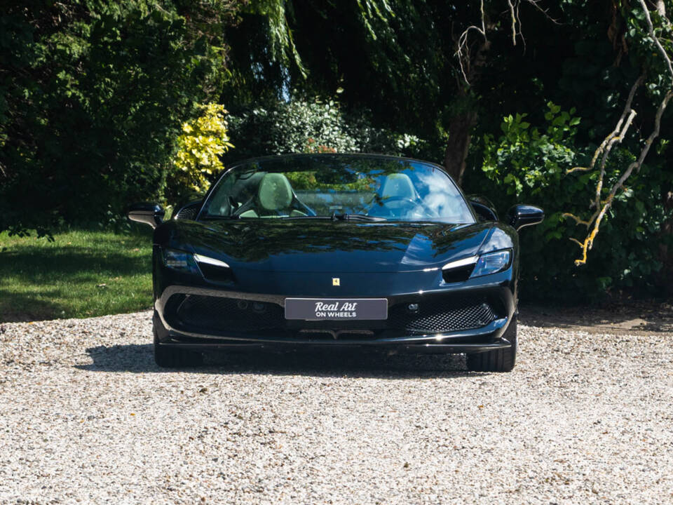 Image 3/15 of Ferrari 296 GTS (2024)
