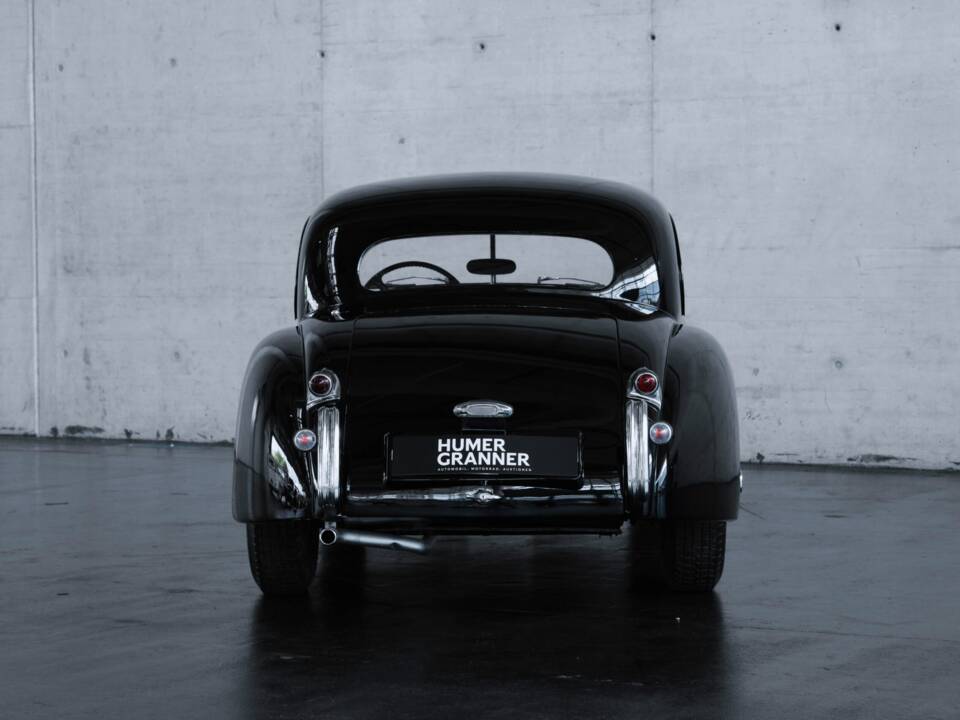 Image 10/47 de Jaguar XK 120 FHC (1954)