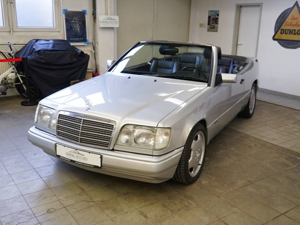 Bild 62/69 von Mercedes-Benz E 320 "Final Edition" (1997)