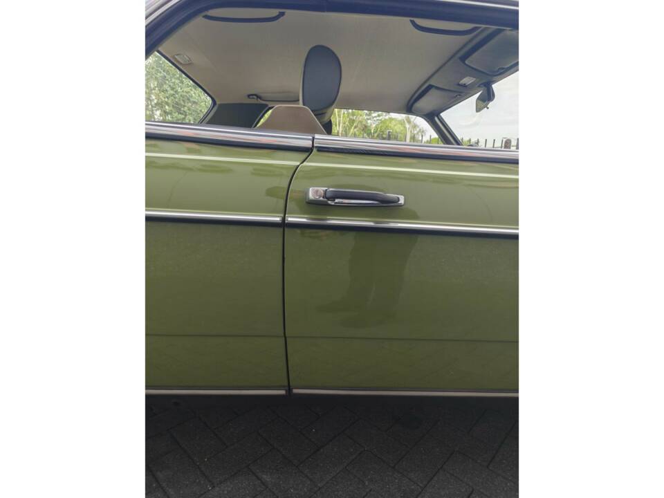 Immagine 21/50 di Mercedes-Benz 230 CE (1982)