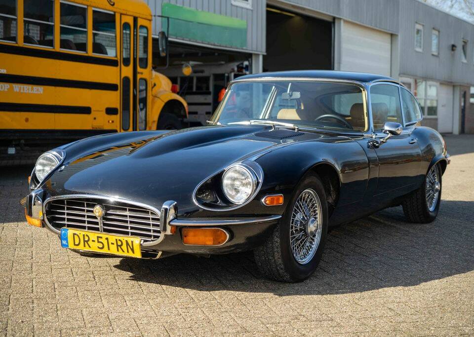 Image 5/8 de Jaguar Type E V12 (2+2) (1973)