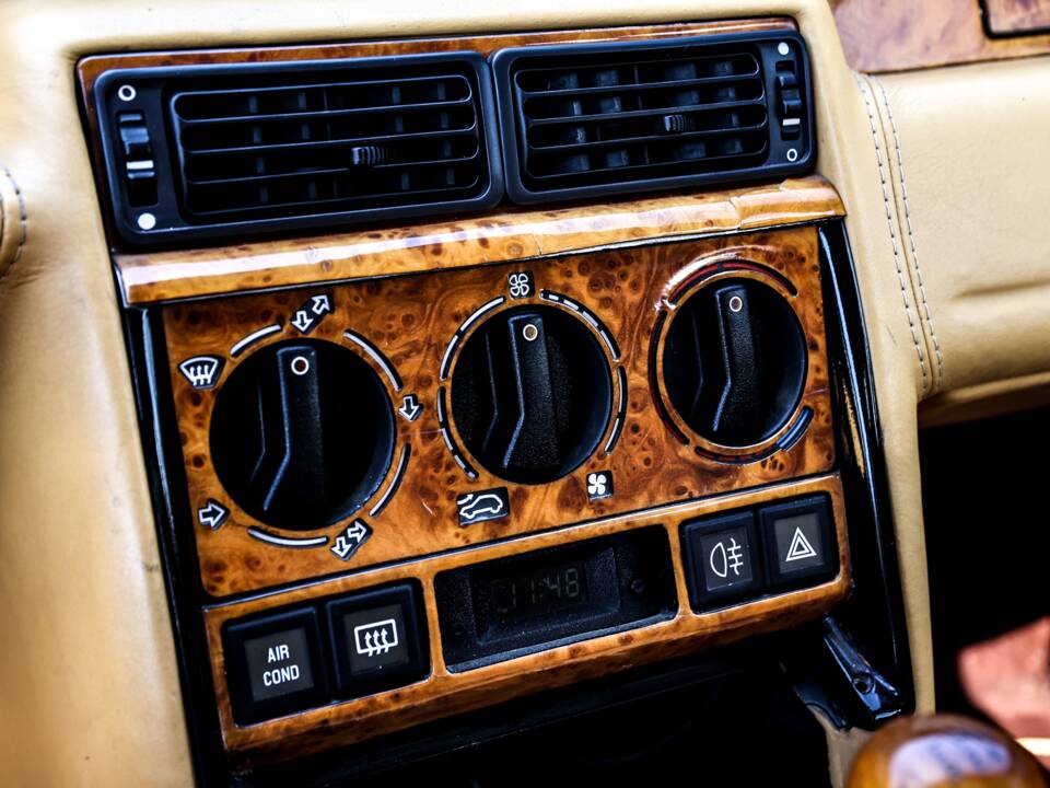 Immagine 16/26 di Venturi 260 2.8 LM (1992)