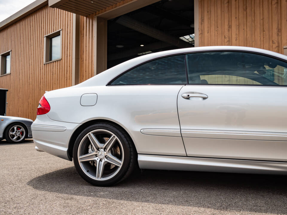 Afbeelding 28/50 van Mercedes-Benz CLK 63 AMG (2007)