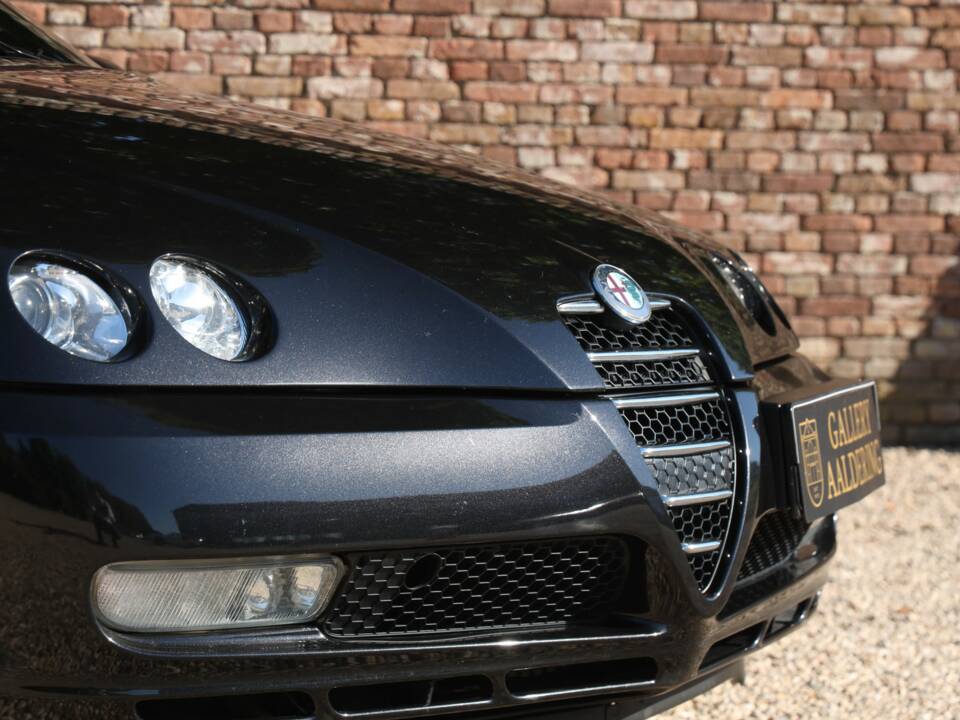 Obraz 42/50 pojazdu Alfa Romeo Spider 3.2 V6 24V (2003)