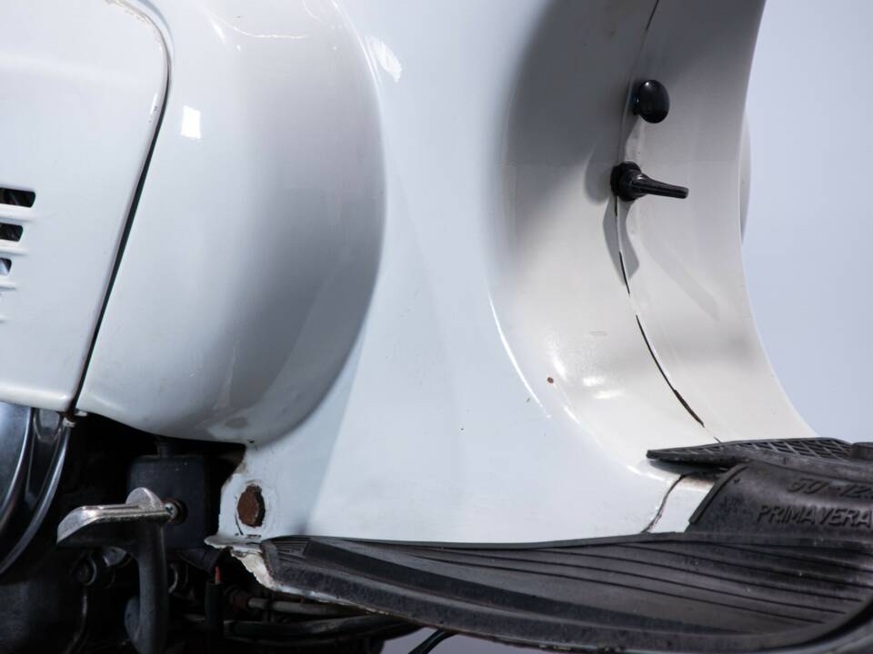 Image 23/50 of Piaggio Vespa 50 Special (1972)