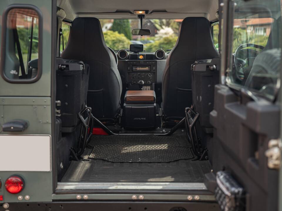 Image 23/42 of Land Rover Defender 90 (2015)