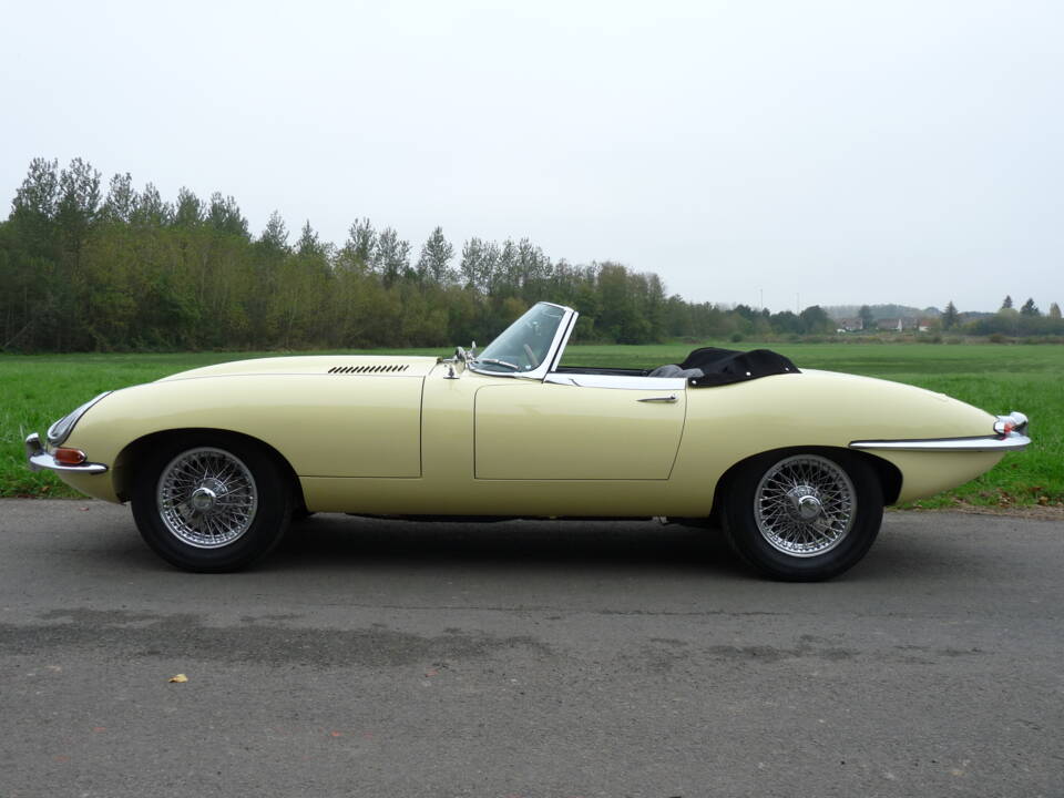 Imagen 3/27 de Jaguar E-Type 4.2 (1967)