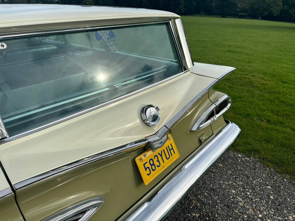 Image 18/57 of Chevrolet Nomad Station Wagon (1959)