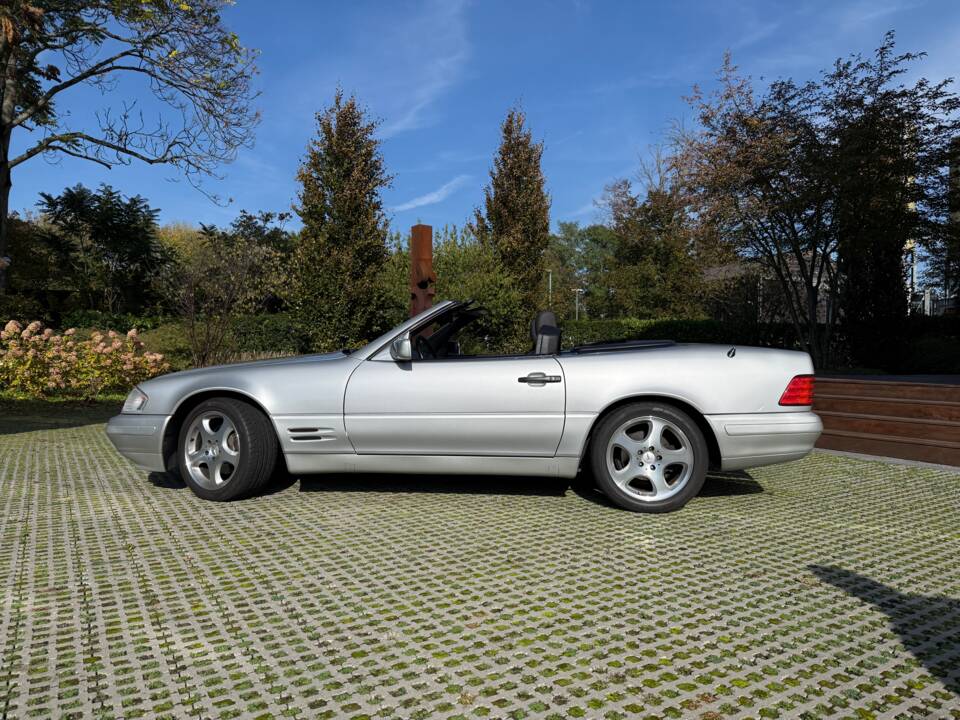 Image 3/29 de Mercedes-Benz SL 280 (1996)