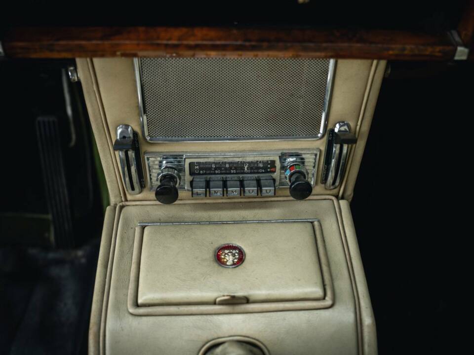 Immagine 13/15 di Jaguar Mk II 3.8 (1963)