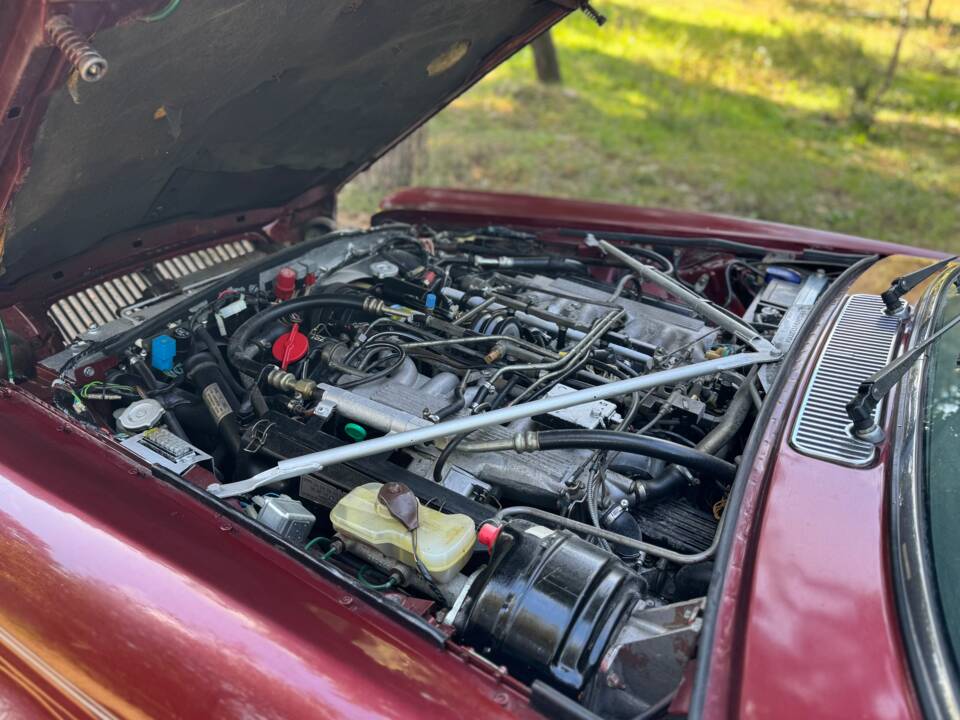 Immagine 38/41 di Jaguar XJ 12 (1990)
