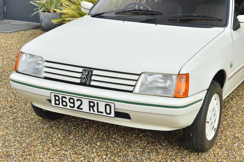 Image 15/35 of Peugeot 205 (1985)