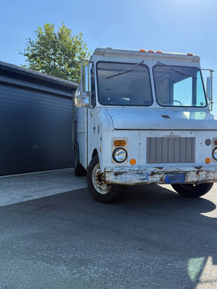Image 3/18 of Chevrolet Step Van P30 (1979)