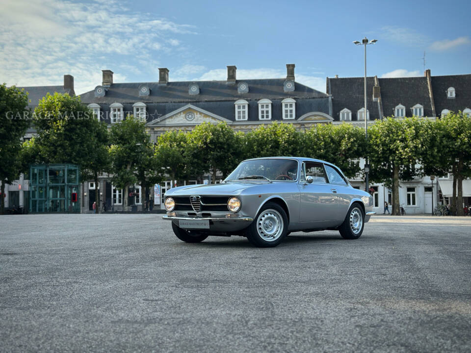 Afbeelding 1/84 van Alfa Romeo Giulia 1600 GT Junior (1972)