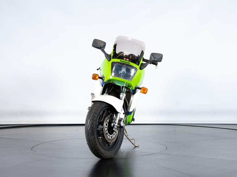 Image 3/36 of Kawasaki GPZ 600 R (1985)