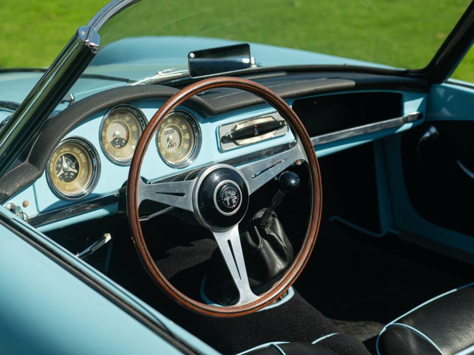 Image 37/50 de Alfa Romeo Giulietta Spider (1957)